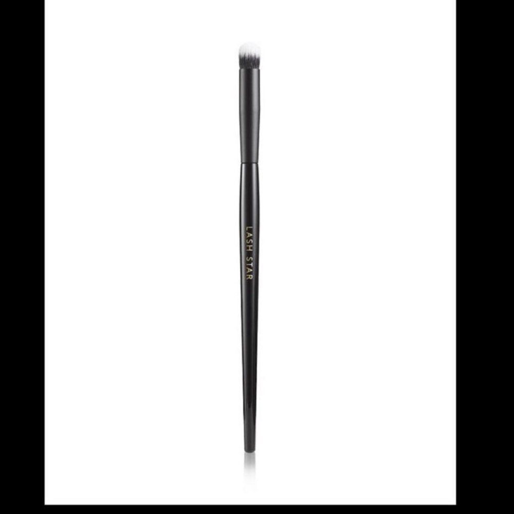 Lash Star Concealer Buffer Makeup Cosmetic Face Brush